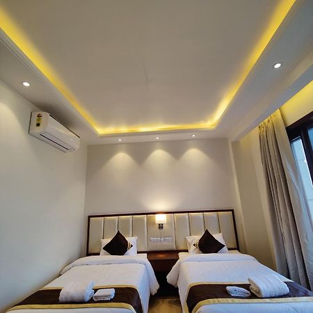 Mds Royal Resort Tulsipur Buitenkant foto